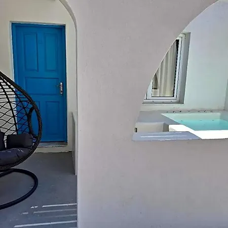 Sea Wave Perissa (Santorini)